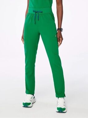 FIGS 100% Awesome Yola Skinny Scrubs, Stunning Limited Edition Evergreen Color 💚